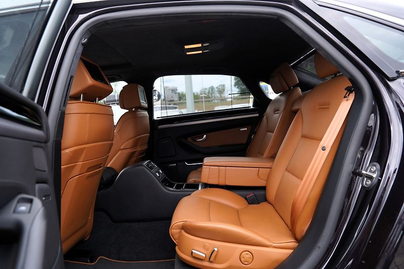 Audi A8 4.2 TDI Long,4x4 Exclusive - fotka 34 z 50