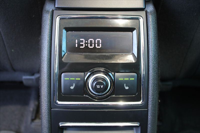 Škoda Superb 2,0 TDI  ELEGANCE,ROZVODY - fotka 28 z 33