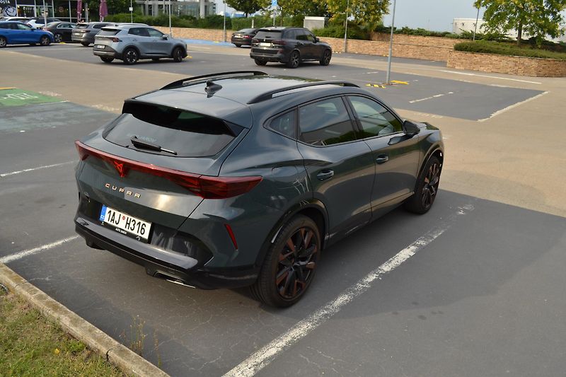 Cupra Formentor (2025) Cupra Formentor 1.5 eTSI DSG - fotka 6 z 25