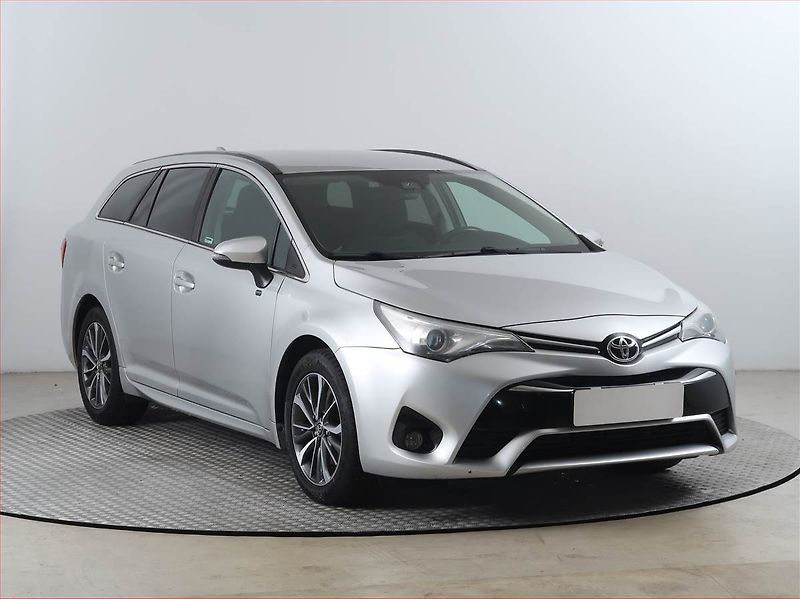 Toyota Avensis (2016) 2.0 D-4D, Serv.kniha, Navi - fotografie inzerátu