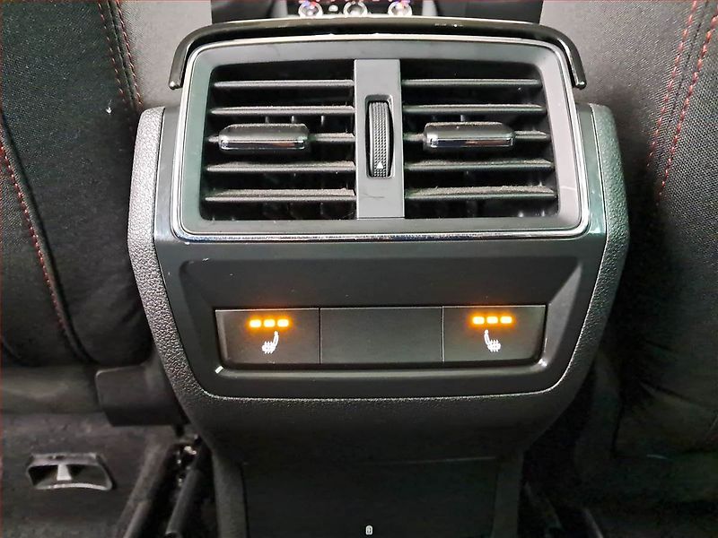 Škoda Karoq (2018) Style Plus 1.0 TSI, Automat - fotka 18 z 26