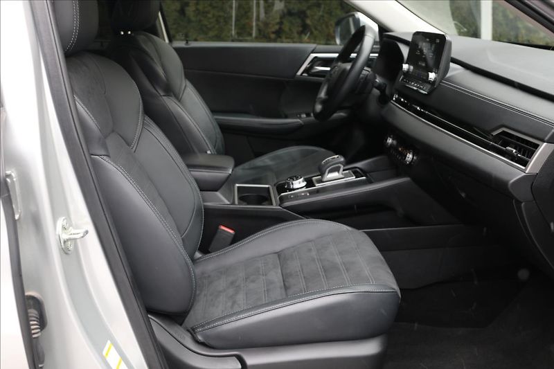 Mitsubishi Outlander 2,4 7míst, intense - fotka 51 z 70