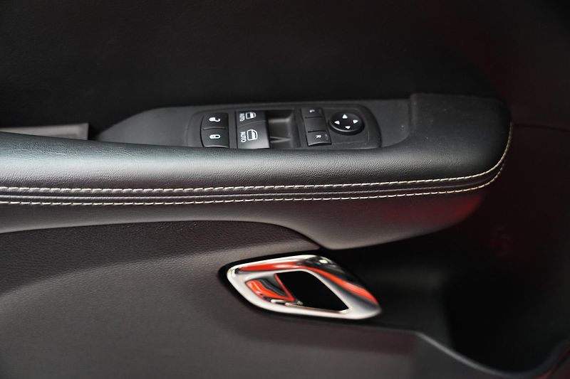 Dodge Challenger - fotka 11 z 24