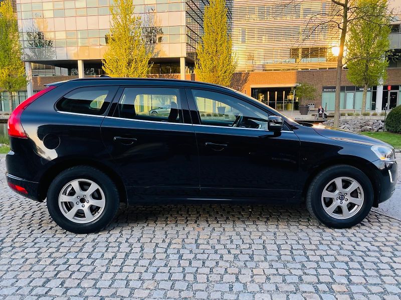Volvo XC60 2.0D 5VÁLEC AUT TAŽNÉ VÝHŘEV - fotka 11 z 50