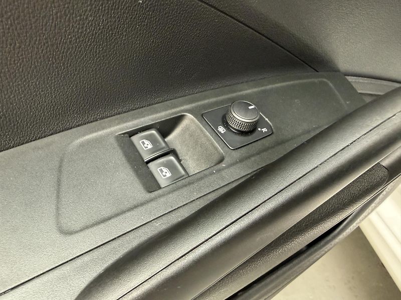 Škoda Fabia 1.0 TSI 70kW Ambition - fotka 8 z 10