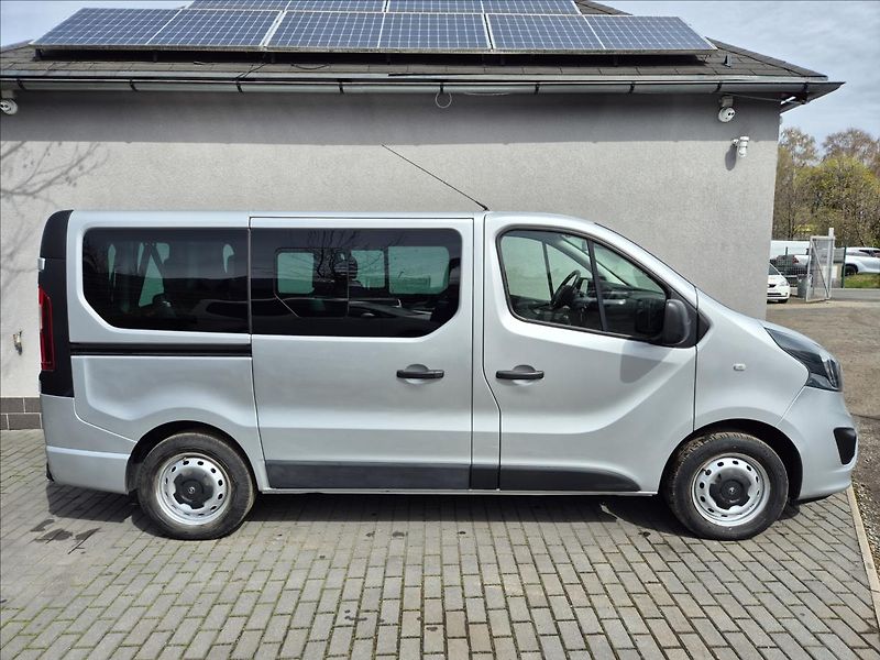 Opel Vivaro (2016) 1,6 CDTi 8 9 Míst TZ Tempomat - fotka 8 z 30