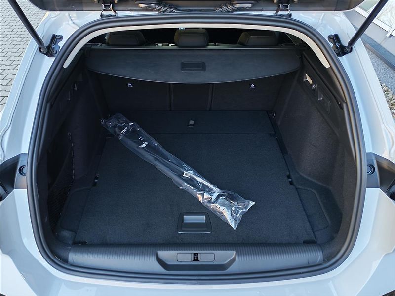 Peugeot 308 (2026) SW ALLURE Hybrid 145 e-DCS6 - fotka 6 z 18