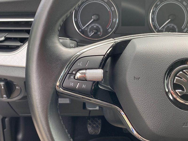 Škoda Kamiq (2022) 1.0 TSI Ambition - fotka 14 z 28