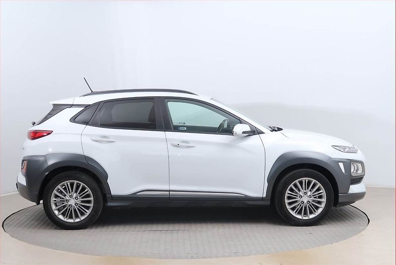 Hyundai Kona (2018) 1.0 T-GDI, Serv.kniha, Kůže - fotka 6 z 17