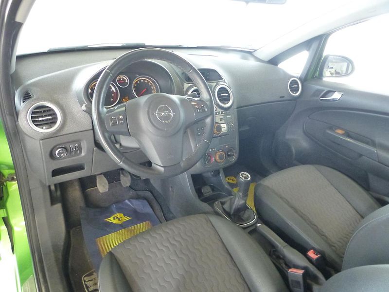 Opel Corsa (2013) 1,4i-74KW-SPORT!*AC*+SADA KOL* - fotka 11 z 24