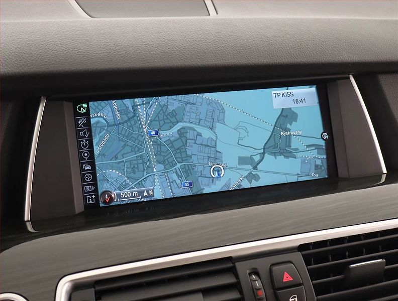 BMW Řada 5 (2017) 530d xDrive GT - fotka 22 z 26