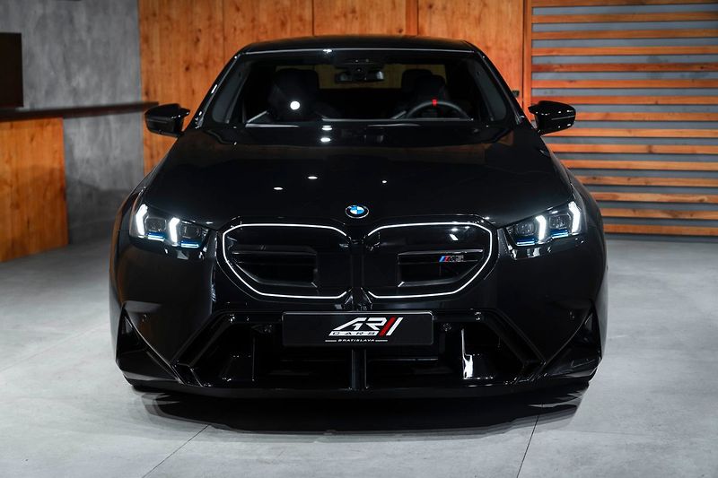 BMW M5 - fotka 2 z 23