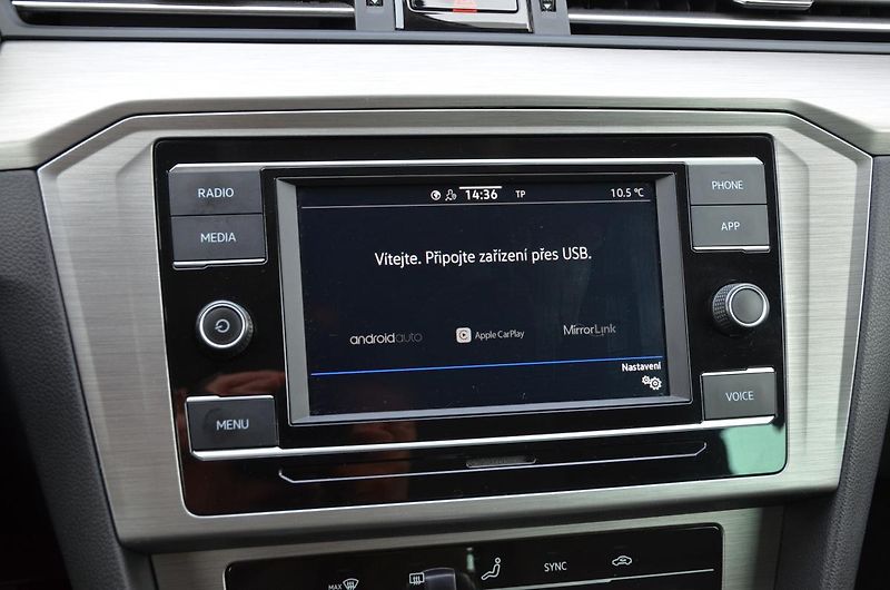 Volkswagen Passat (2021) 2.0 TDi DSG / LED / 74.300km  - fotka 31 z 35