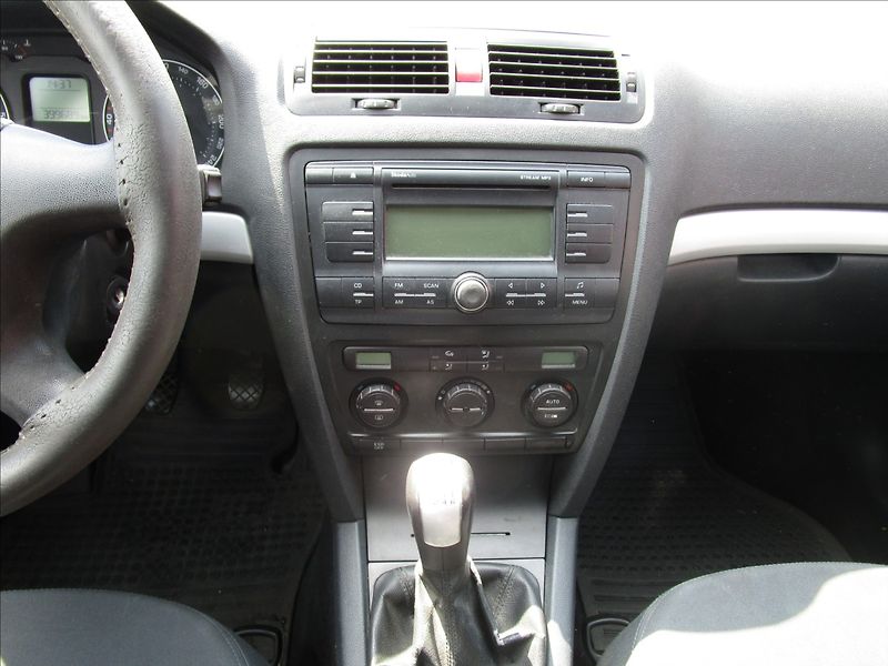 Škoda Octavia Combi 1.9TDi 4x4, aut. Klima - fotka 9 z 38