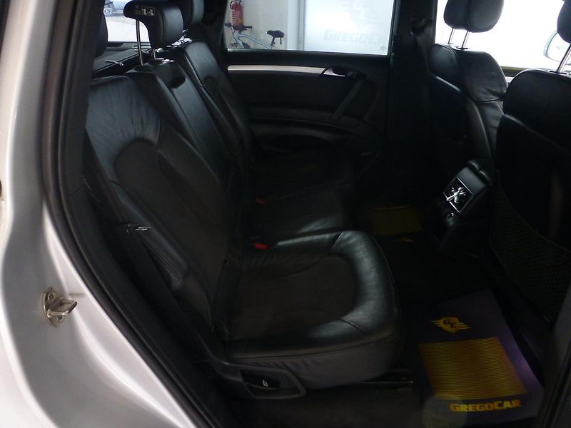 Audi Q7 (2010) 3,0TDI*XENONY**NAVI**VZDUCH** - fotka 24 z 28