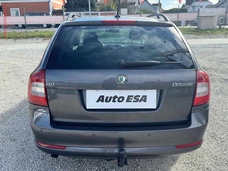 Škoda Octavia (2013) 2.0TDi, DSG, navi - fotka 5 z 20