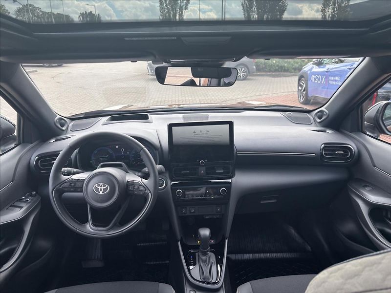 Toyota Yaris Cross (2026) 1,5 HEV 4x4 Executive TECH VIP - fotka 11 z 12