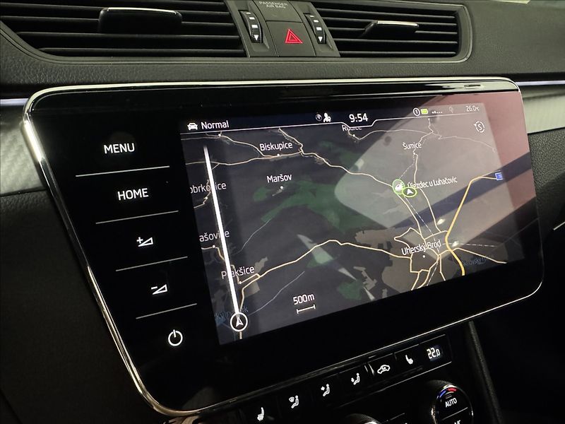 Škoda Superb 2,0 TDi  Sportline LED Virtual - fotka 38 z 48