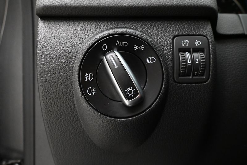 Volkswagen Tiguan 2,0 TDI 103kW 4x4 Manuál Záruk - fotka 26 z 31