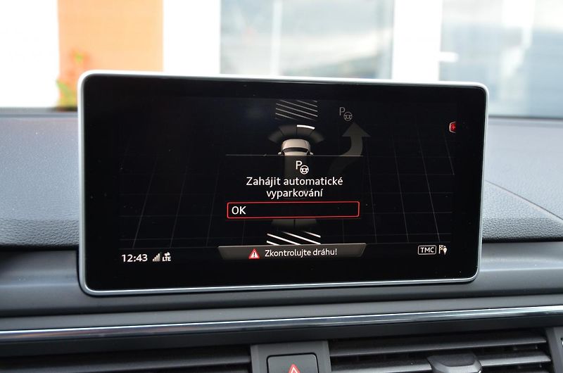 Audi A4 (2017) 2.0 TDi 110kW / NAVI / XENON - fotka 33 z 46