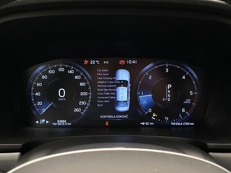 Volvo S90 D4 MOMENTUM AUT - fotka 34 z 43