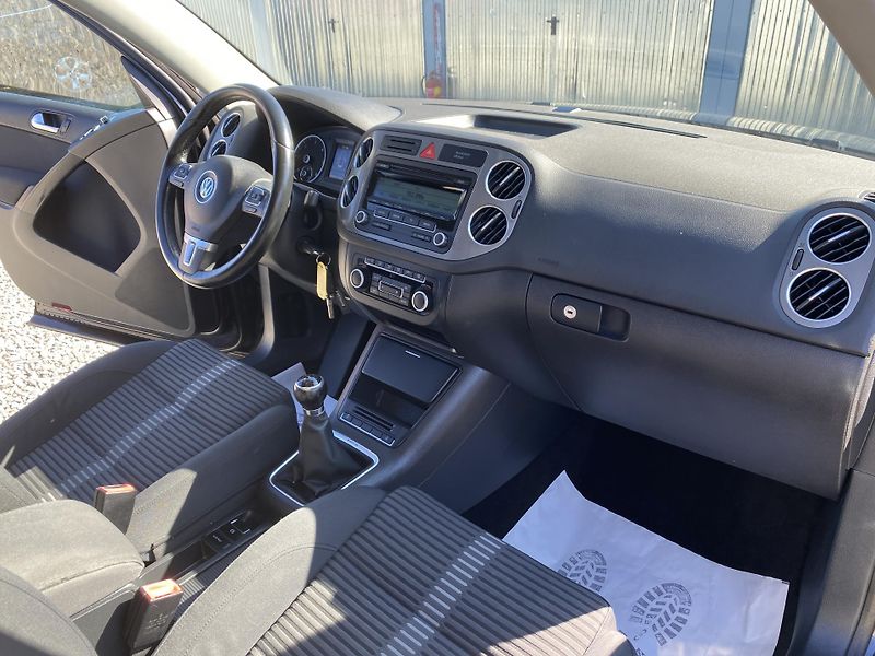 Volkswagen Tiguan 2.0TDi 4x4 135PS GOAL PĚKNÝ!!! - fotka 138 z 166