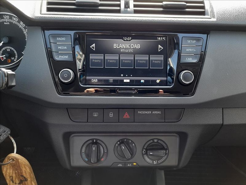 Škoda Fabia 1,0 TSi Trumf - fotka 14 z 18