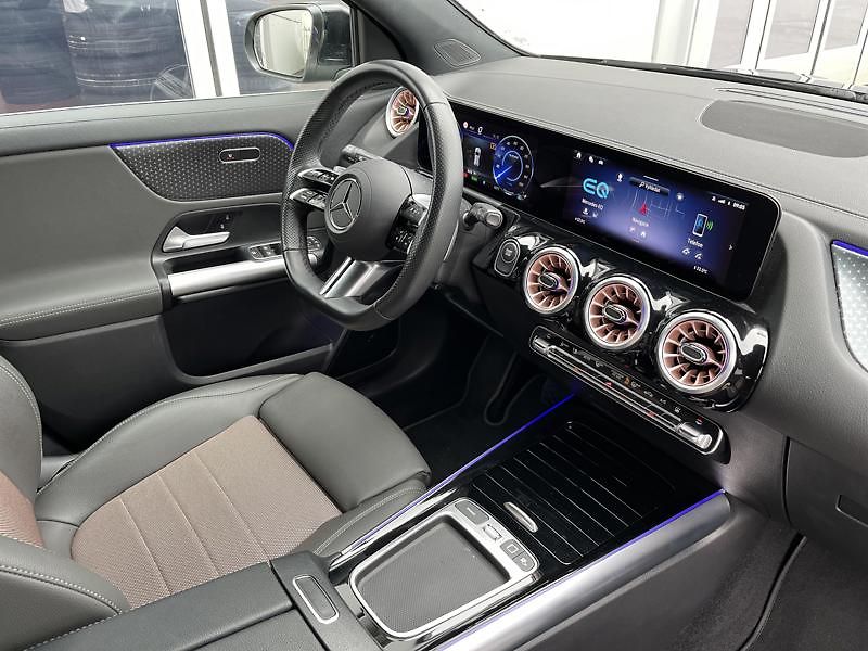 Mercedes-Benz EQA 250+ - fotka 19 z 22