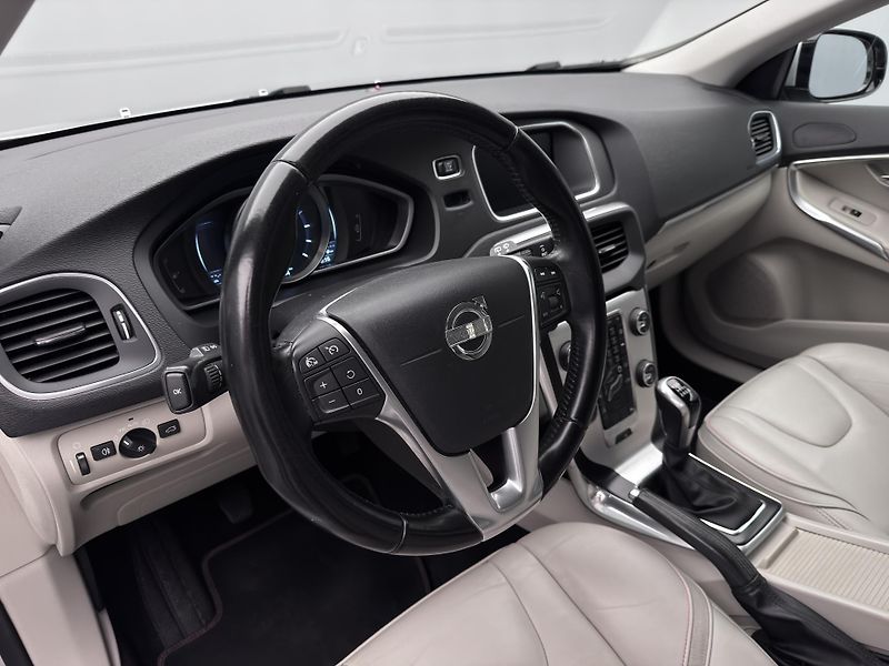 Volvo V40 D3 OCEAN RACE 1.maj - fotka 24 z 44
