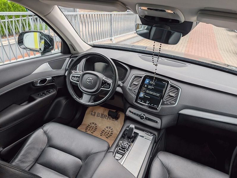Volvo XC90 (2020) T8 Recharge 7 míst DPH - fotka 3 z 16