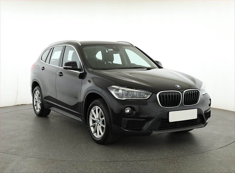 BMW X1 (2019) sDrive18d, Automat, Serv.kniha - fotografie inzerátu