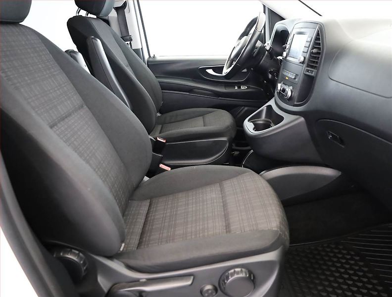 Mercedes-Benz Vito (2020) Select 119 CDI 4x4, Bus, 8Míst - fotka 7 z 17