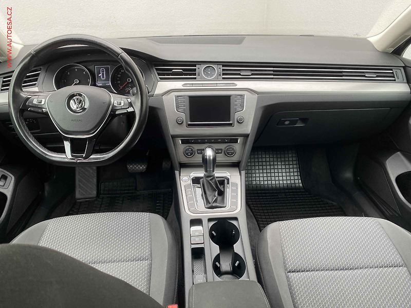 Volkswagen Passat (2016) 2.0 TDi, DSG, park.asist - fotka 8 z 19