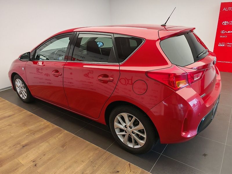 Toyota Auris 1.3 Dual VVT-i Active - fotka 6 z 30