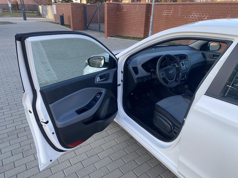 Hyundai i20 1.2i SELECT, NAJ.116TIS.KM!! - fotka 15 z 39