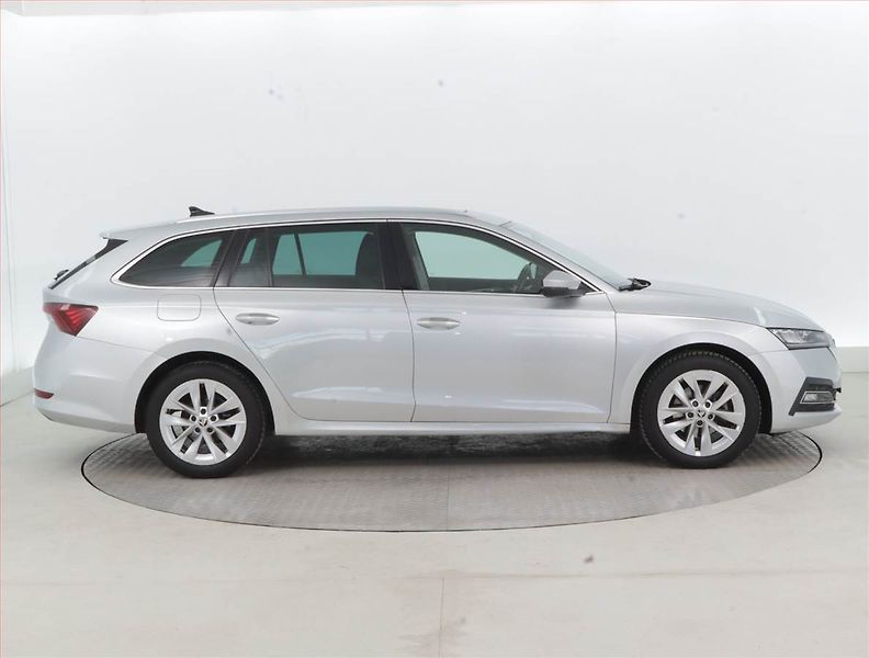 Škoda Octavia (2020) Style 2.0 TDI, Automat, Kůže - fotka 6 z 17