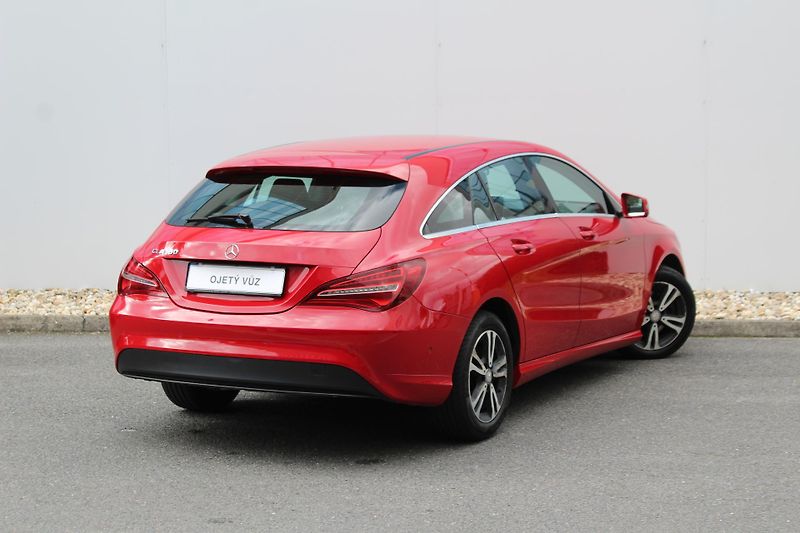 Mercedes-Benz CLA 180 Shooting Brake - fotka 4 z 20