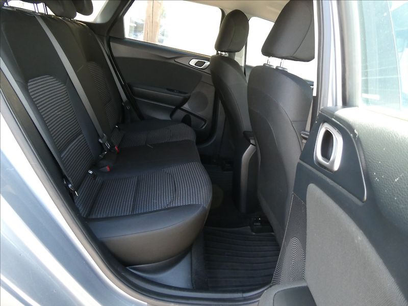 Kia Ceed 1,0 T-GDI Exclusive SW,2x pneu - fotka 22 z 35