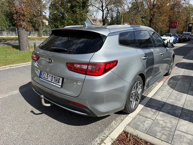 Kia Optima 2.0 PHEV 113kw - fotka 10 z 10