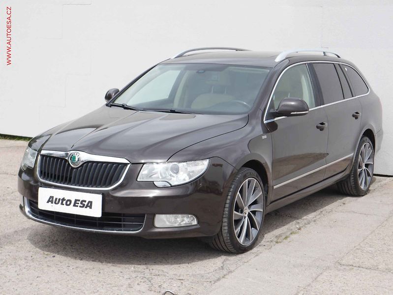 Škoda Superb (2012) 2.0TDi, AT, autoAC - fotka 3 z 20