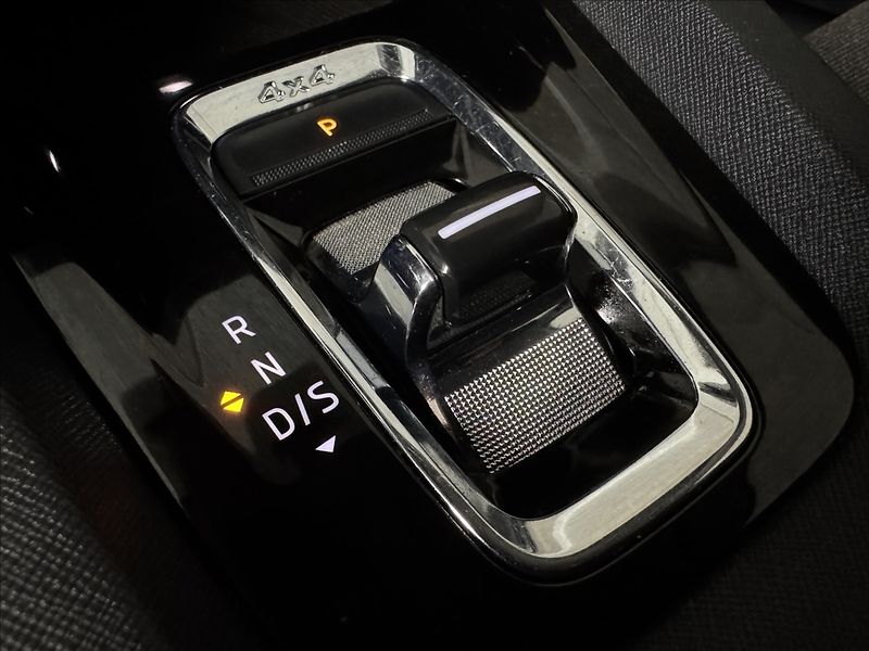 Škoda Octavia 2,0 TDi  DSG 4x4 Scout Virtual - fotka 44 z 47