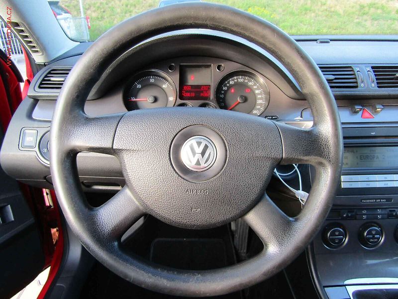 Volkswagen Passat (2008) 1.9TDi Variant, TZ, výhř.sed. - fotka 15 z 21