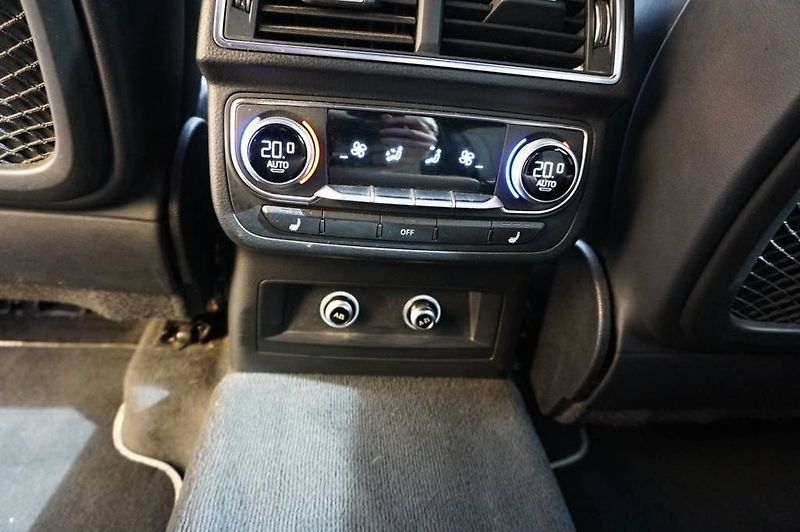 Audi SQ7 (2017) SQ 4,0 TDI V8 320 kW - fotka 27 z 55