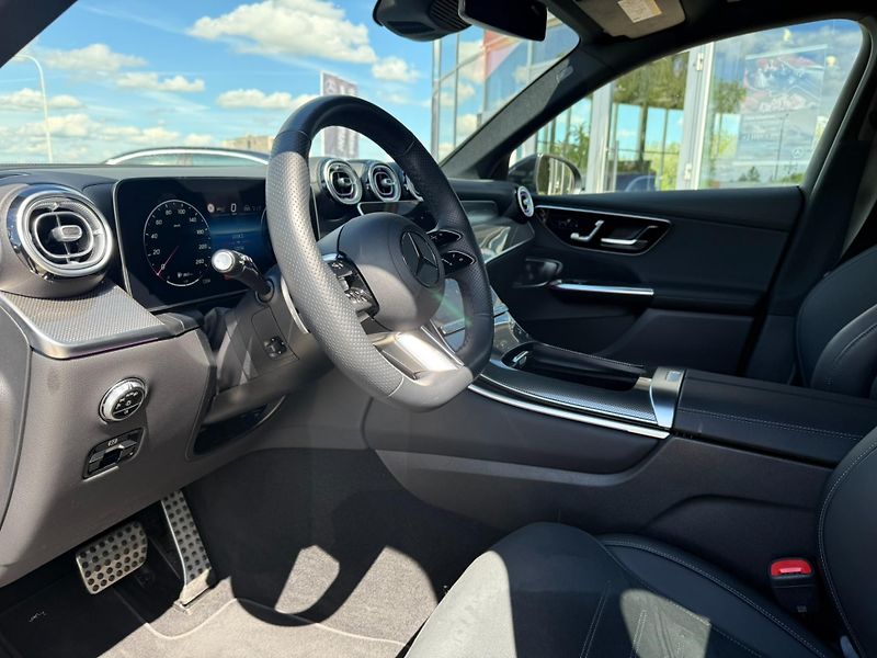 Mercedes-Benz GLC (2024) 300 de 4MATIC - fotka 10 z 27