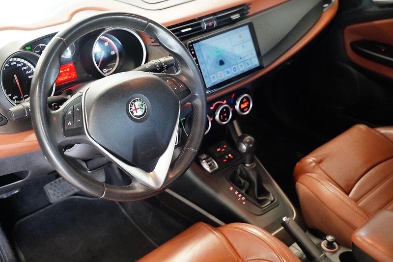Alfa Romeo Giulietta - fotka 13 z 28