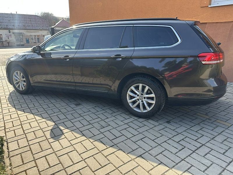 Volkswagen Passat 2.0 TDi 110kW - fotka 7 z 24
