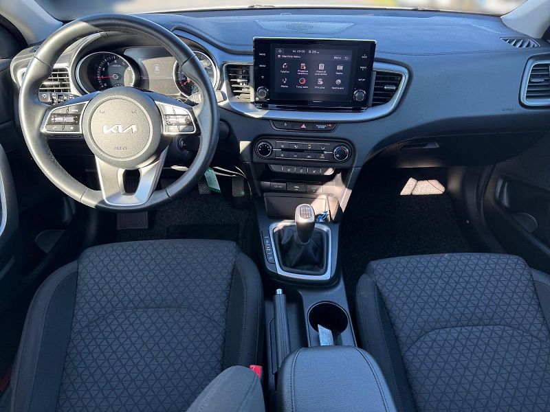 Kia Ceed (2023) SPIN 1.0T-GDI 74kW CZ DPH - fotka 9 z 11