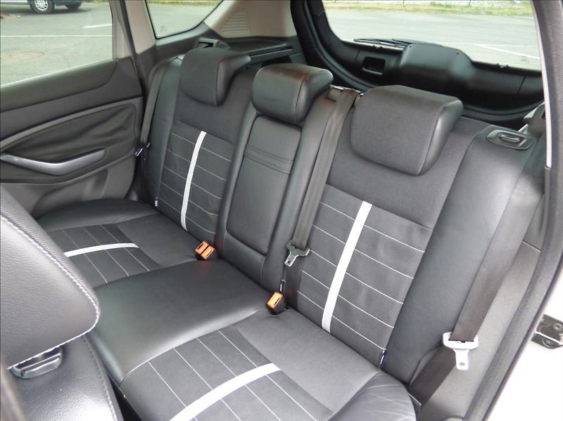 Ford Kuga 2,0 TDCI, 4x4 - fotka 12 z 47