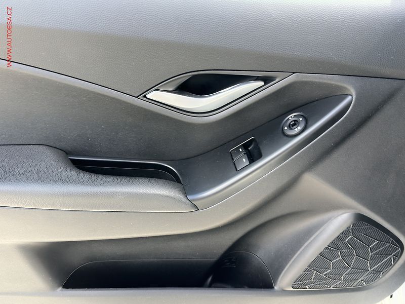 Hyundai ix20 (2014) 1.6i, ČR, AC, TZ - fotka 11 z 17