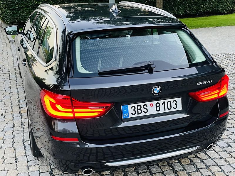 BMW Řada 5 520D AUT KAMERA SERVISKA - fotka 16 z 48
